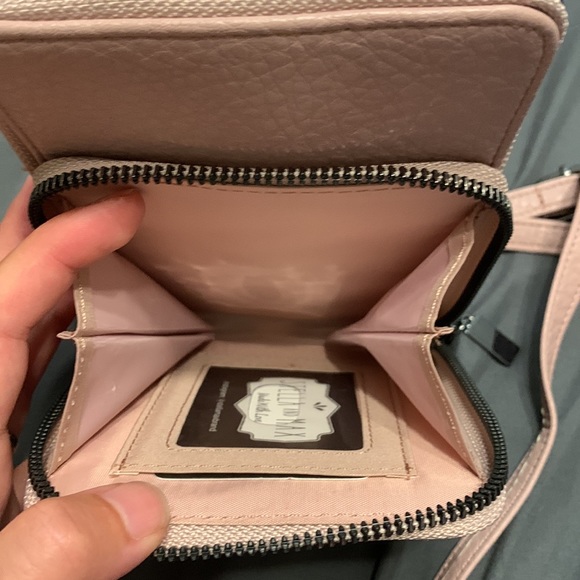 NWOT Crossbody - Picture 2 of 3